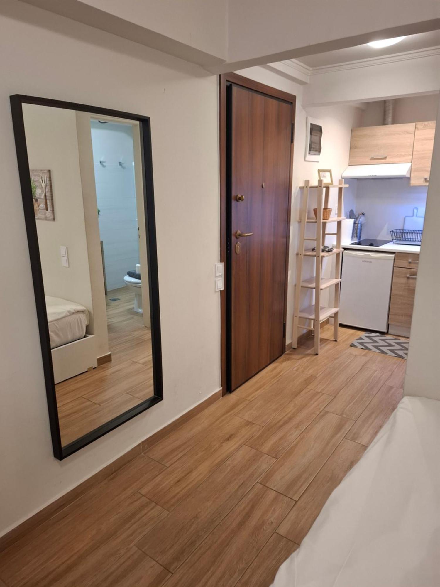 Studio Posh With Garden In Kolonaki أثينا المظهر الخارجي الصورة